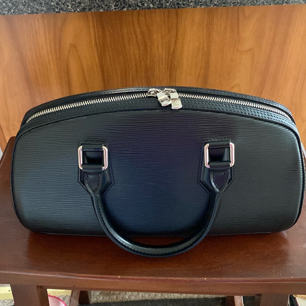 Authentic Louis Vuitton Jasmin EPI handbag